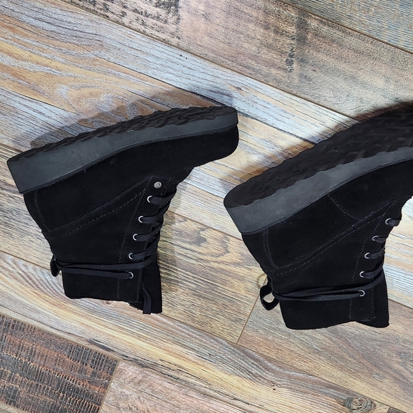 BearPaw Krista Ankle Lace-Up Boots - Picture 6 of 7